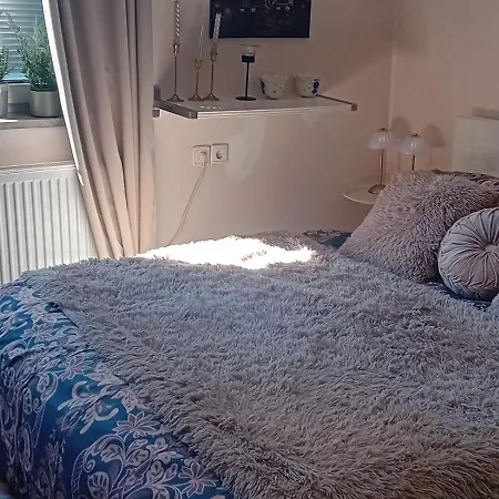 Baci Retreat, Roseart Apartman
